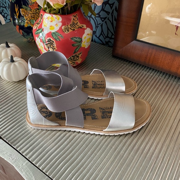 Silver Sorel Ella Sandals - Picture 6 of 7